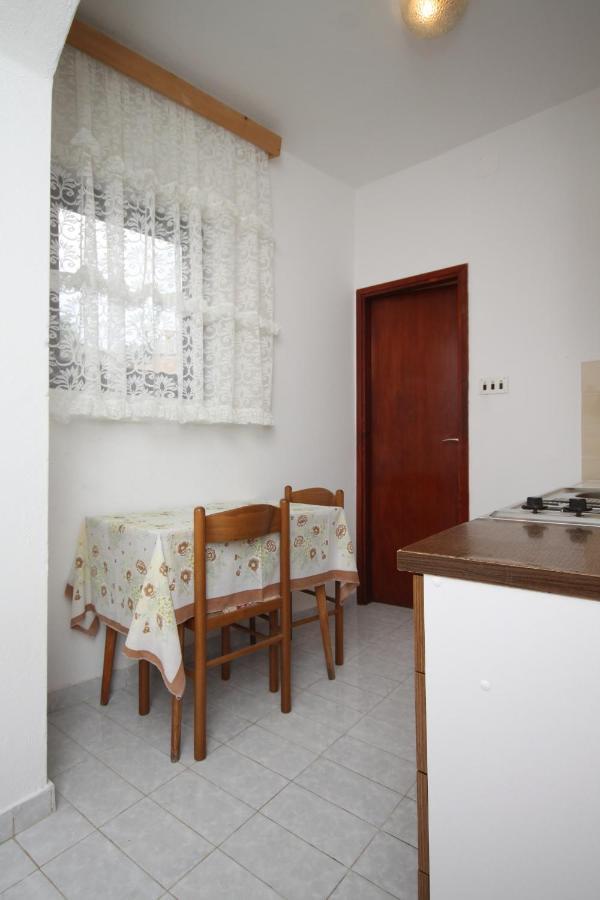 Apartment Metajna 4120C Екстериор снимка